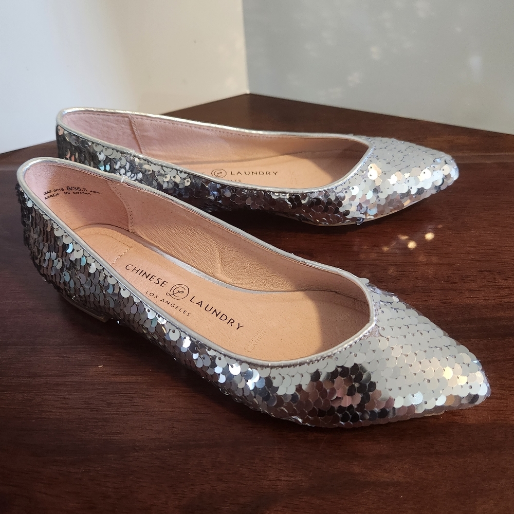 CHINESE LAUNDRY Size 6 Silver Sequin Gavin Slip On Flats Shoe Womens